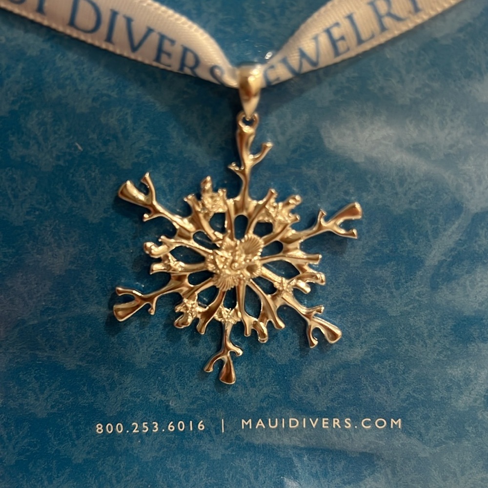 Maui Divers Jewelry Maui Reefs Snowflake Pendant